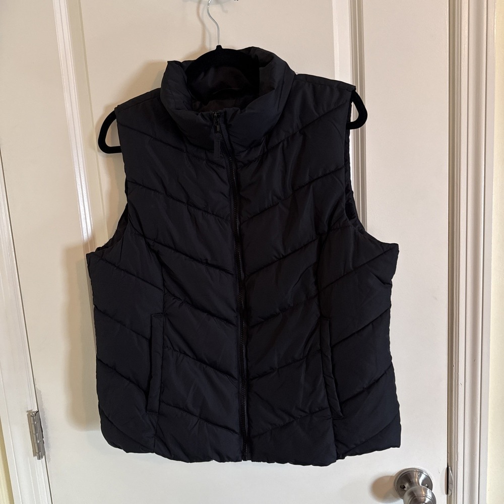 Cole Haan Women's Black Chevron Quilted Puffer Vest Sz Large